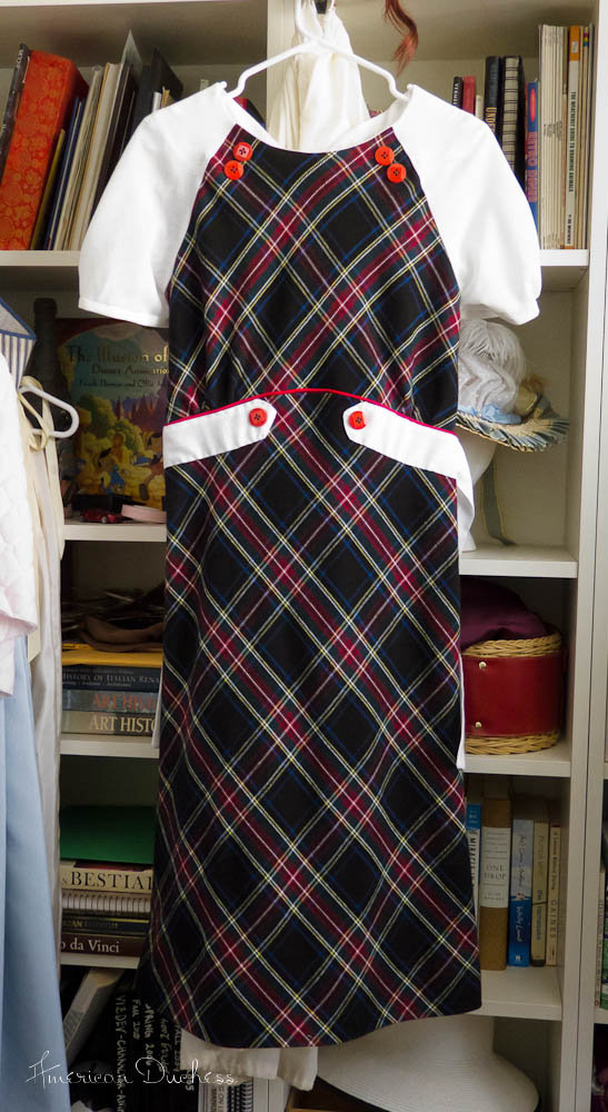 V340: 1930s Christmas Dress, "Green Acres" Gown Progress, and a Flippin' Button Hook