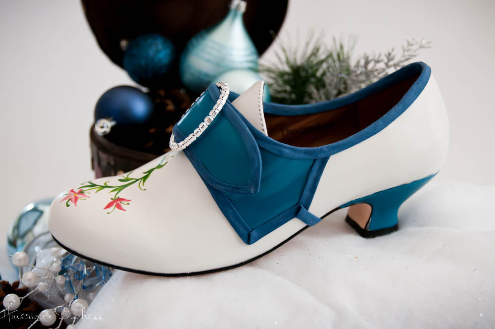 Shoe-To-Do of the Week: Blue and White Flowery Bits