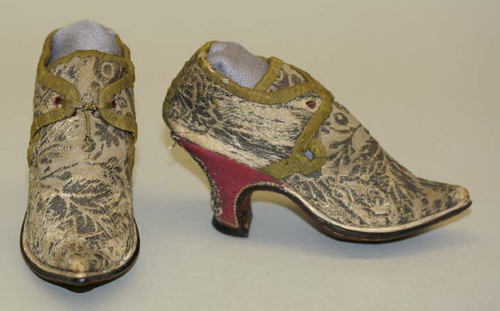 18th c. Shoes: A Bit About Heels