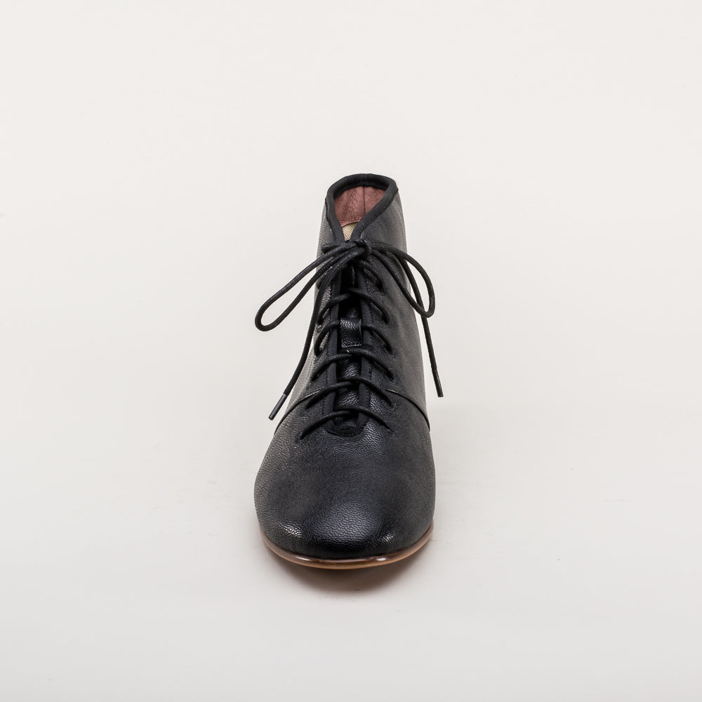 Emma Women\'s Regency Duchess American Leather Boots – (Black)