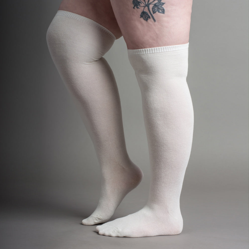 https://www.americanduchess.com/cdn/shop/products/extra-stretch-cotton-stockings-xl-ivory-2.jpg?v=1681241421