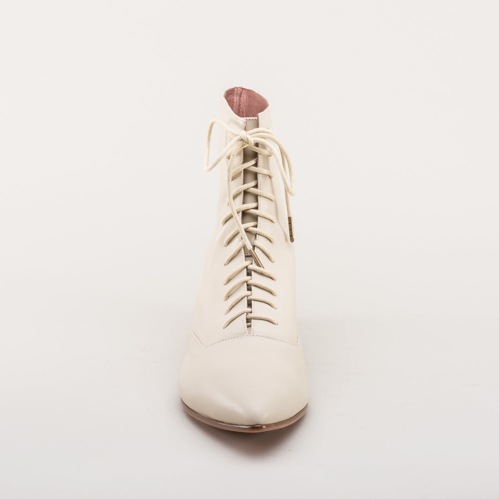 Hartfield Women's Regency Leather Boots (Ivory) – American Duchess